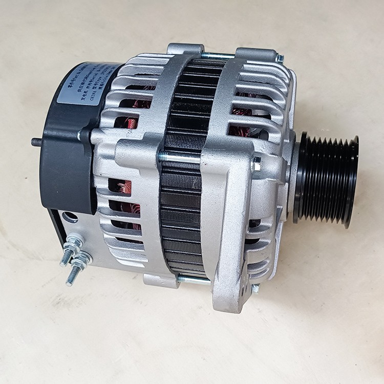 Machinery Engine Parts 28V 70A Generator Dong Feng Truck 6CT Diesel Engine Alternator 4930794